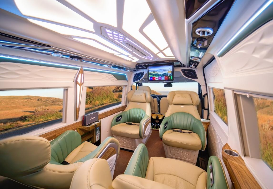 [2026] Bảng giá thuê xe limousine 9 chỗ tại Gia Lai