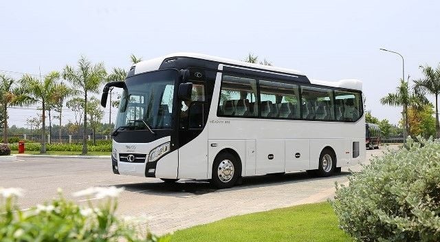 [2026] Bảng giá thuê xe 29 chỗ tại Đồng Nai: Xe đời mới, Giá rẻ, Uy tín